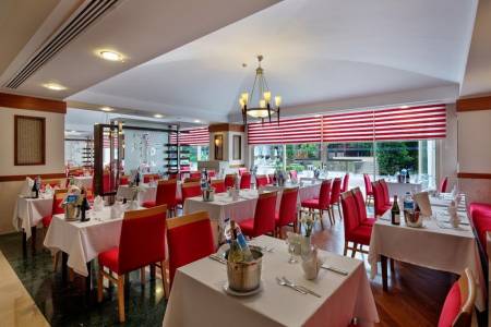 LIBERTY HOTELS LARA Restaurants